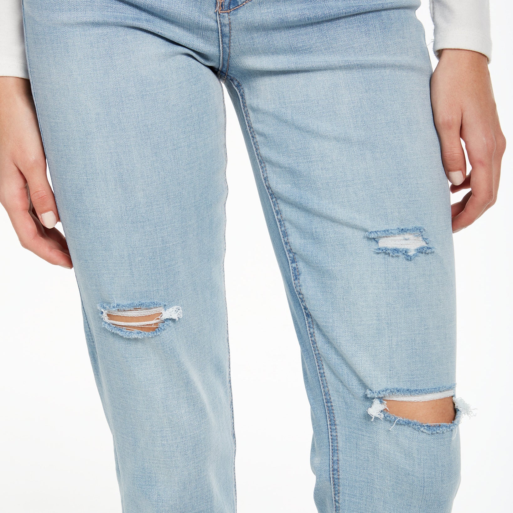 Celebrity Pink Women Ripped Slim Straight Jeans
