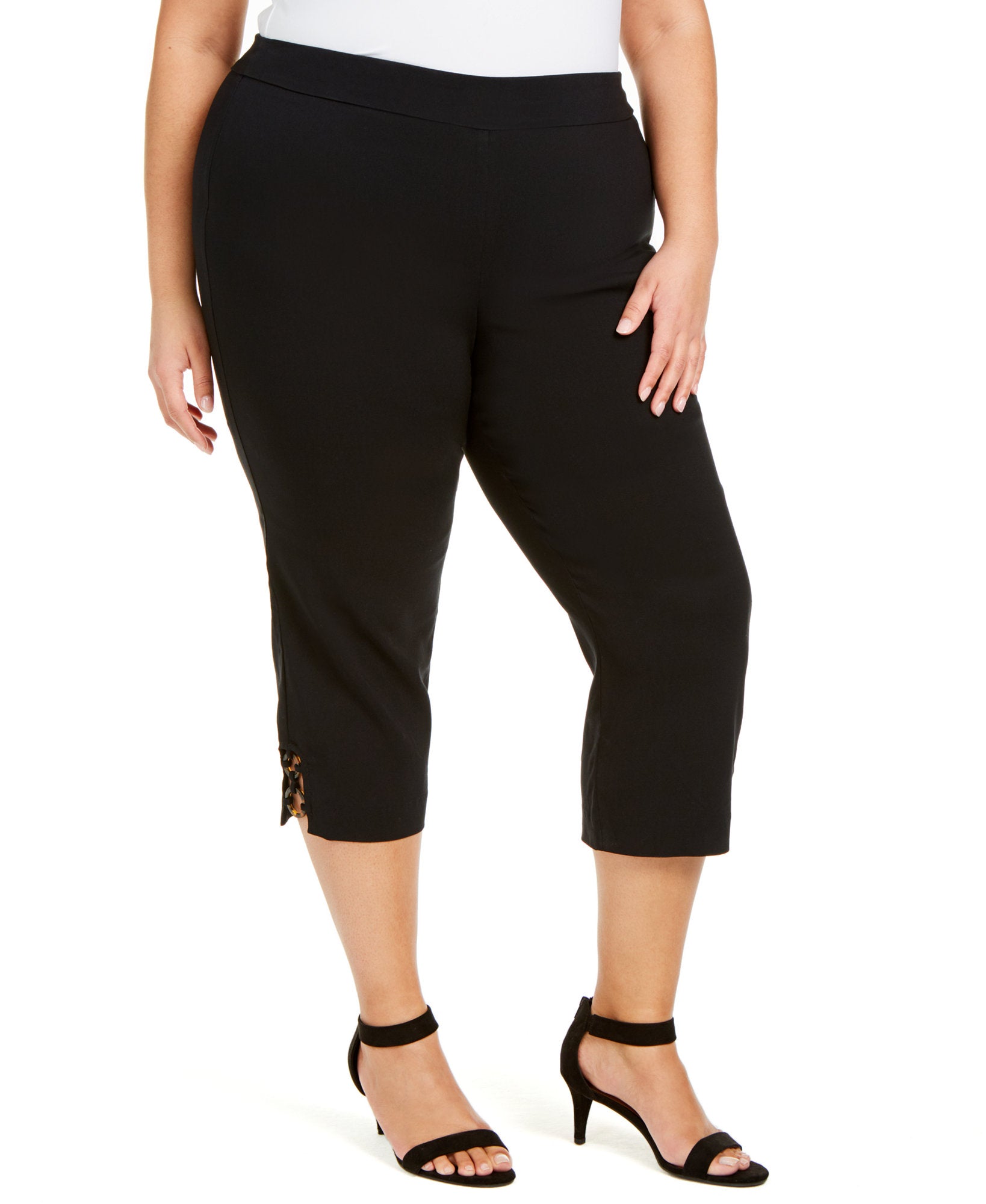 Plus Embellished Pull On Capri Pants