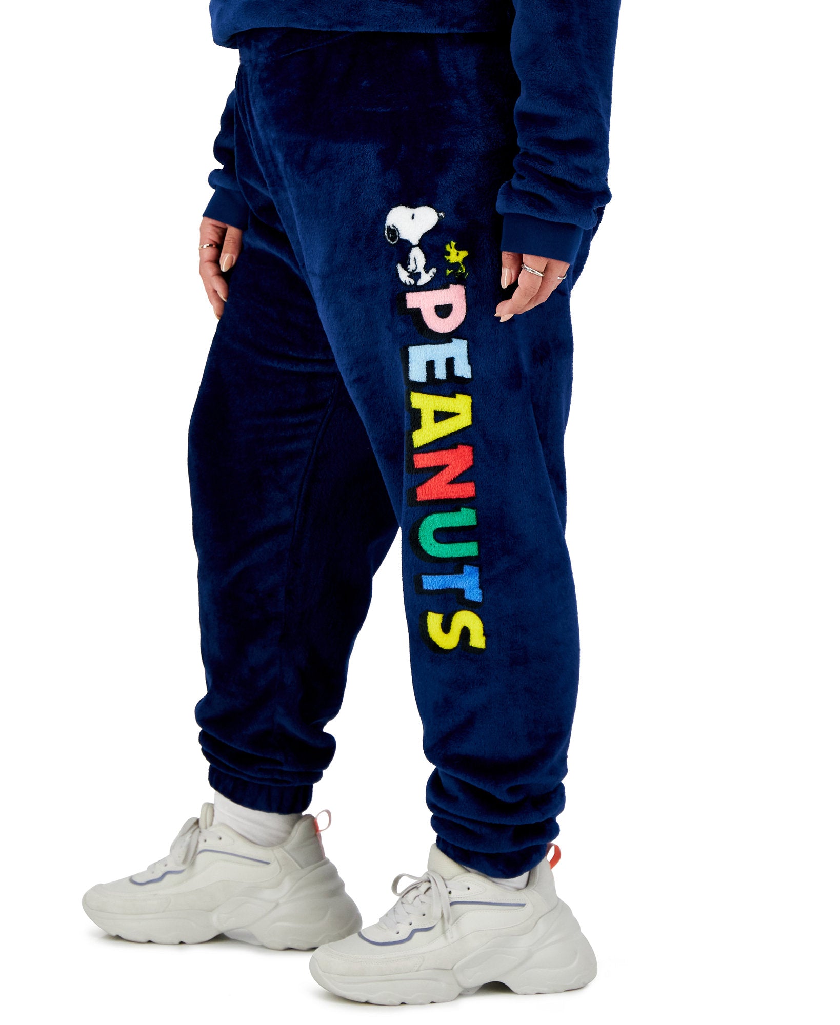 Love Tribe Women Plus Peanuts Graphic Plush Jogger Pants